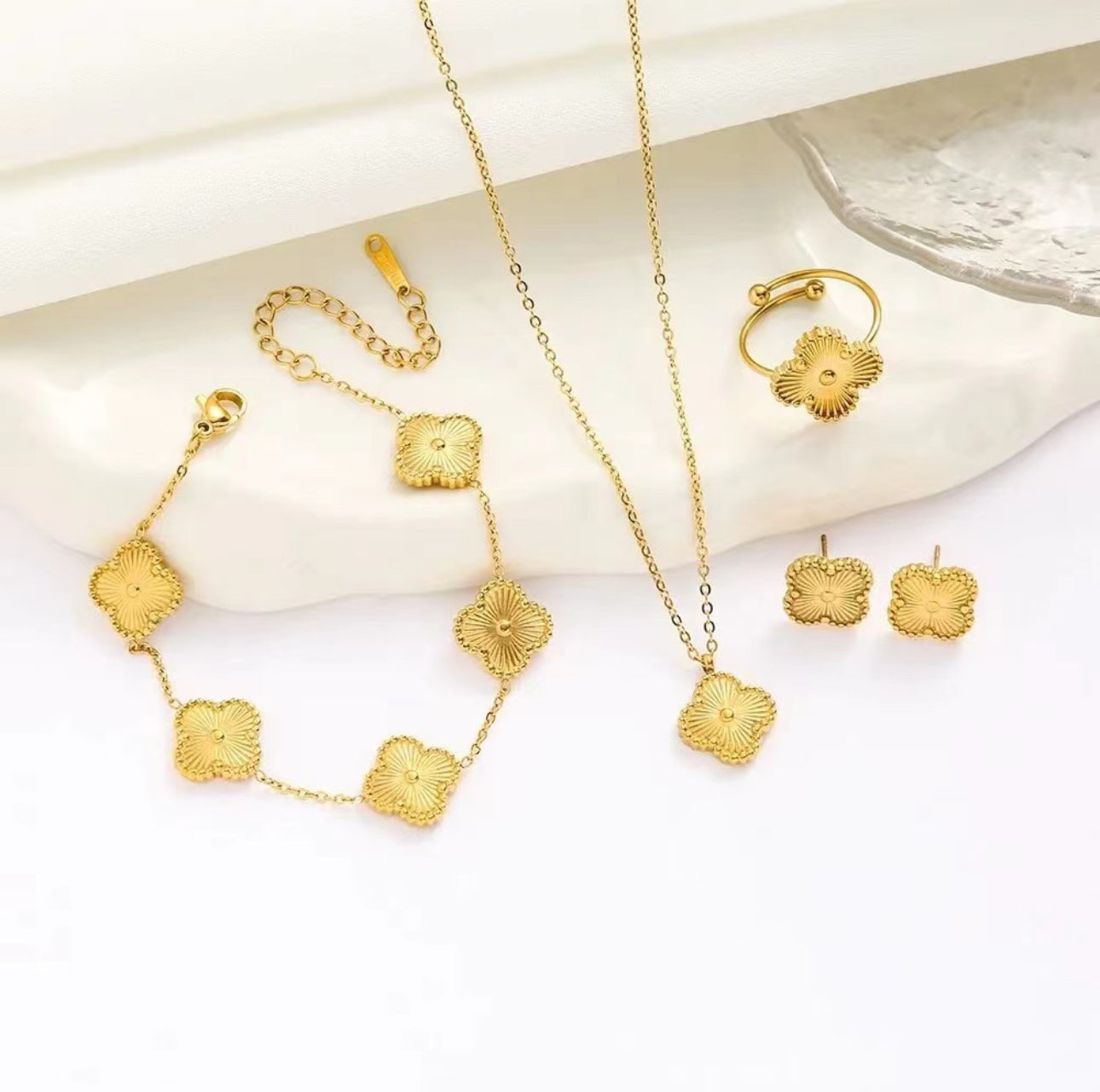 Gold Ubax Van Cleef Set - Stainless Steel