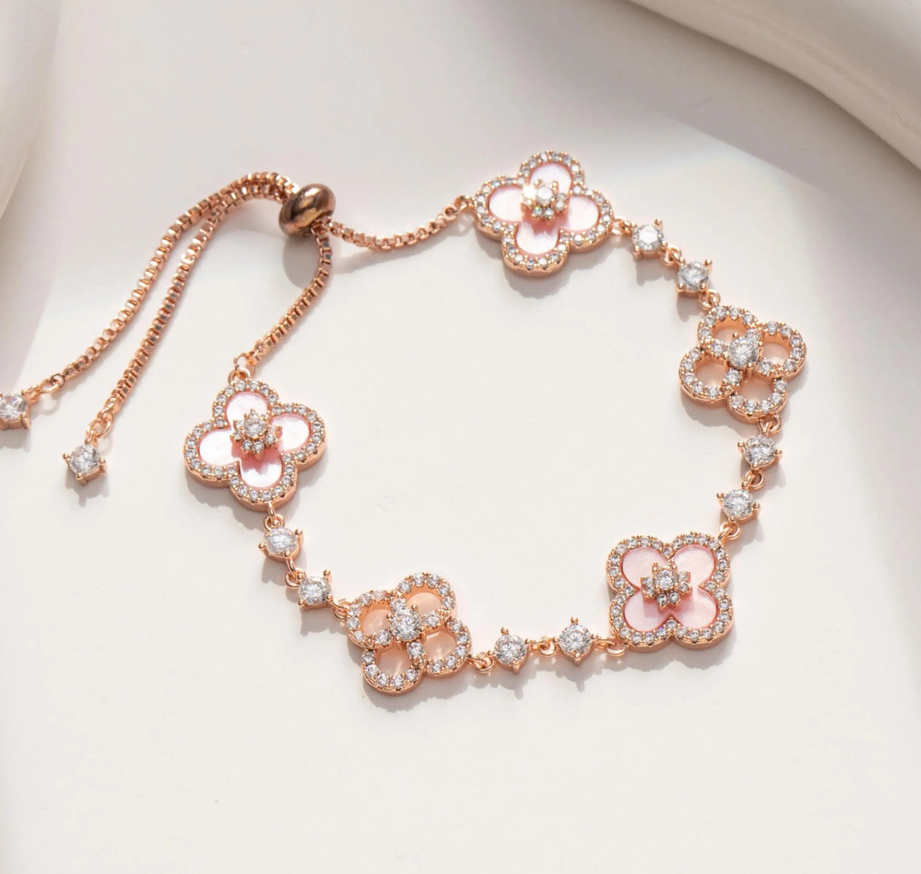 La Vie en Rose Ubax Van Cleef Bracelet - 18K Gold Plated