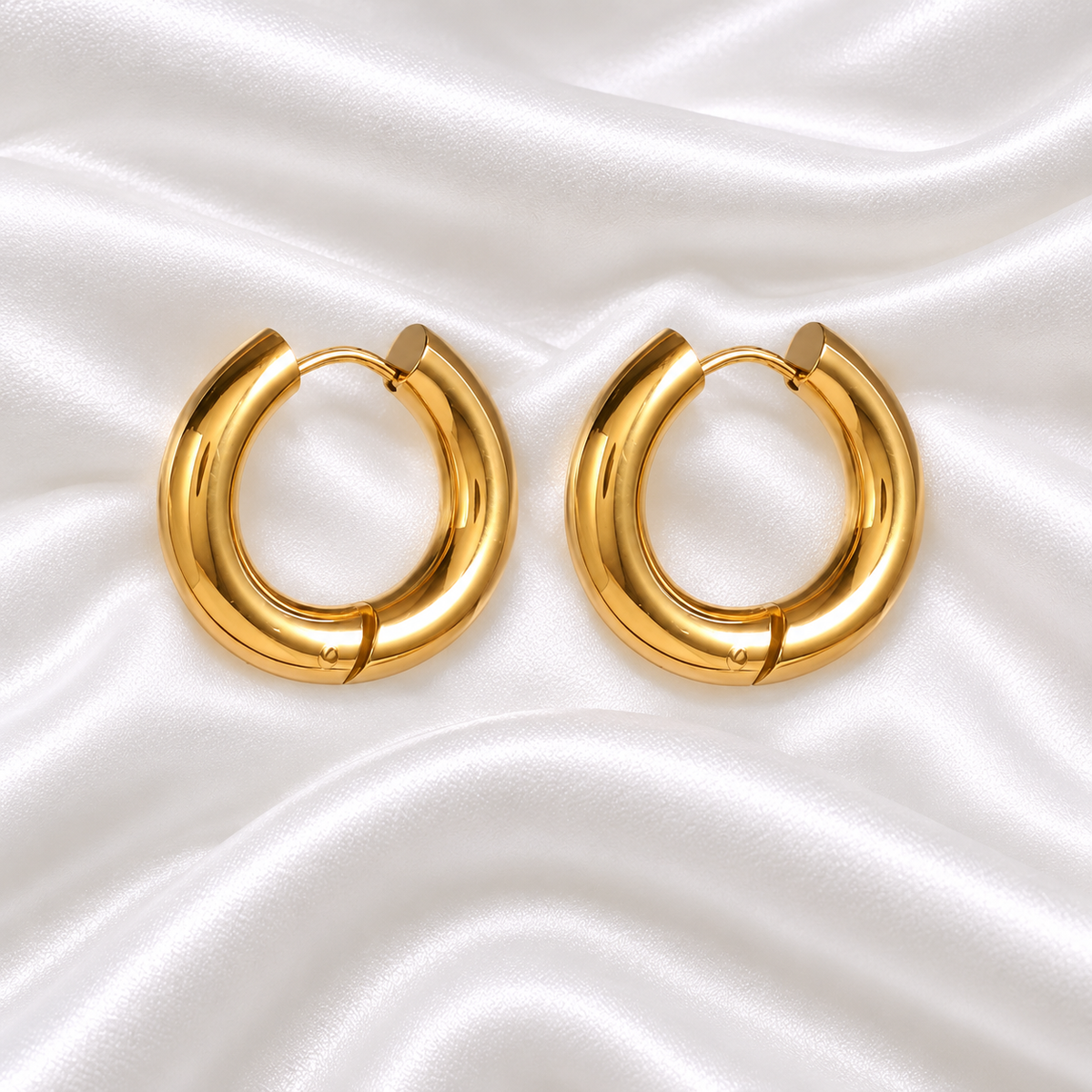 Idman Essential Hoop Earrings- 18k Gold Plated