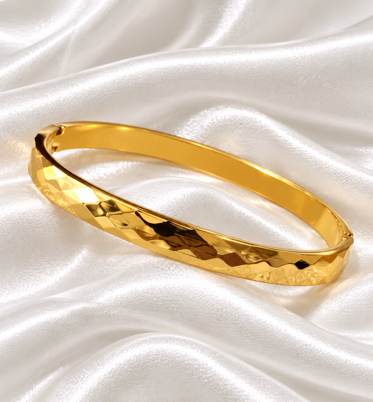 Axlam Bangle - 18k Gold Plated